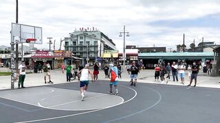 Bugs Bunny 1v1 Basketball at Venice Beach [Space Jam IRL]