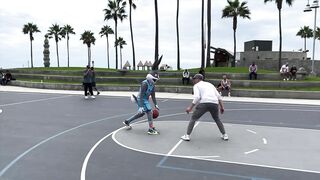 Bugs Bunny 1v1 Basketball at Venice Beach [Space Jam IRL]