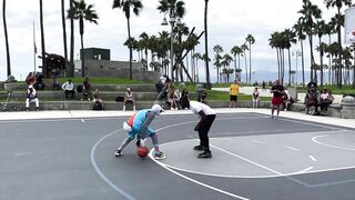 Bugs Bunny 1v1 Basketball at Venice Beach [Space Jam IRL]