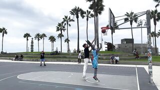 Bugs Bunny 1v1 Basketball at Venice Beach [Space Jam IRL]
