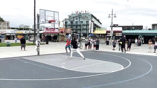 Bugs Bunny 1v1 Basketball at Venice Beach [Space Jam IRL]