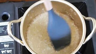 SQUID GAME SUGAR HONEYCOMB | You will be addicted! Squid Game inspired Sugar Honeycomb [2Ingredient]