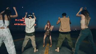 LISA - 'MONEY' EXCLUSIVE PERFORMANCE VIDEO