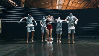 LISA - 'MONEY' EXCLUSIVE PERFORMANCE VIDEO