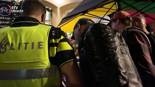 Utrechts restaurant gesloten na niet checken coronapas, protest voor de deur [RTV Utrecht]