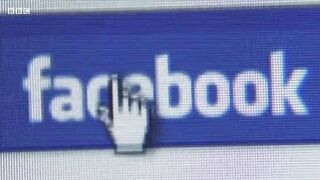 Global outage as Facebook, Instagram and WhatsApp go offline - BBC News