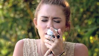 Miley Cyrus - The Backyard Sessions - "Jolene"