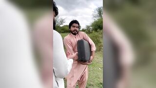 Gari Kay Silencer Mein Phasa Kaddu ????