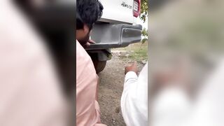 Gari Kay Silencer Mein Phasa Kaddu ????
