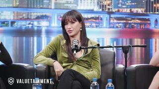 Promiscuous "Sex Icon" Loses Her Father Over Onlyfans