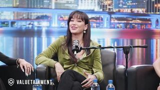 Promiscuous "Sex Icon" Loses Her Father Over Onlyfans