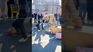 London Levitating Goldman working magic with the most flexible girl in the world @LibertyBarros.