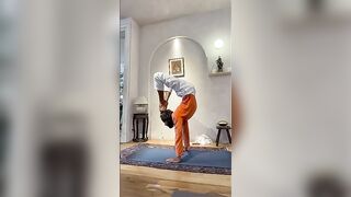 Yoga Asana demonstration by yogi Vimal in Japan. #yoga #retreat #travel #youtubeshorts #japan