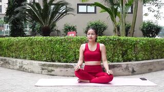 Beginners' Seated Yoga | Side Bends & Twists to Release Tight Sides & Relax Your Back